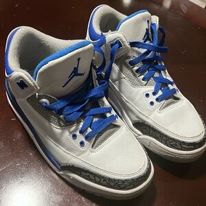 Mens Nike. Size 8. Clean